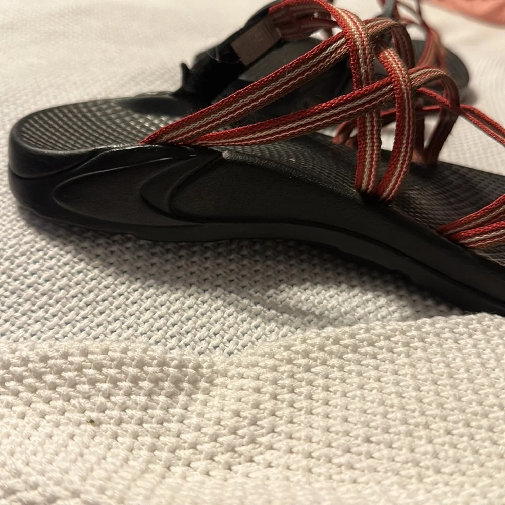 Chaco red, pink, and brown pinstriped sandals with toe strap. Size 8 - Picture 8 of 8